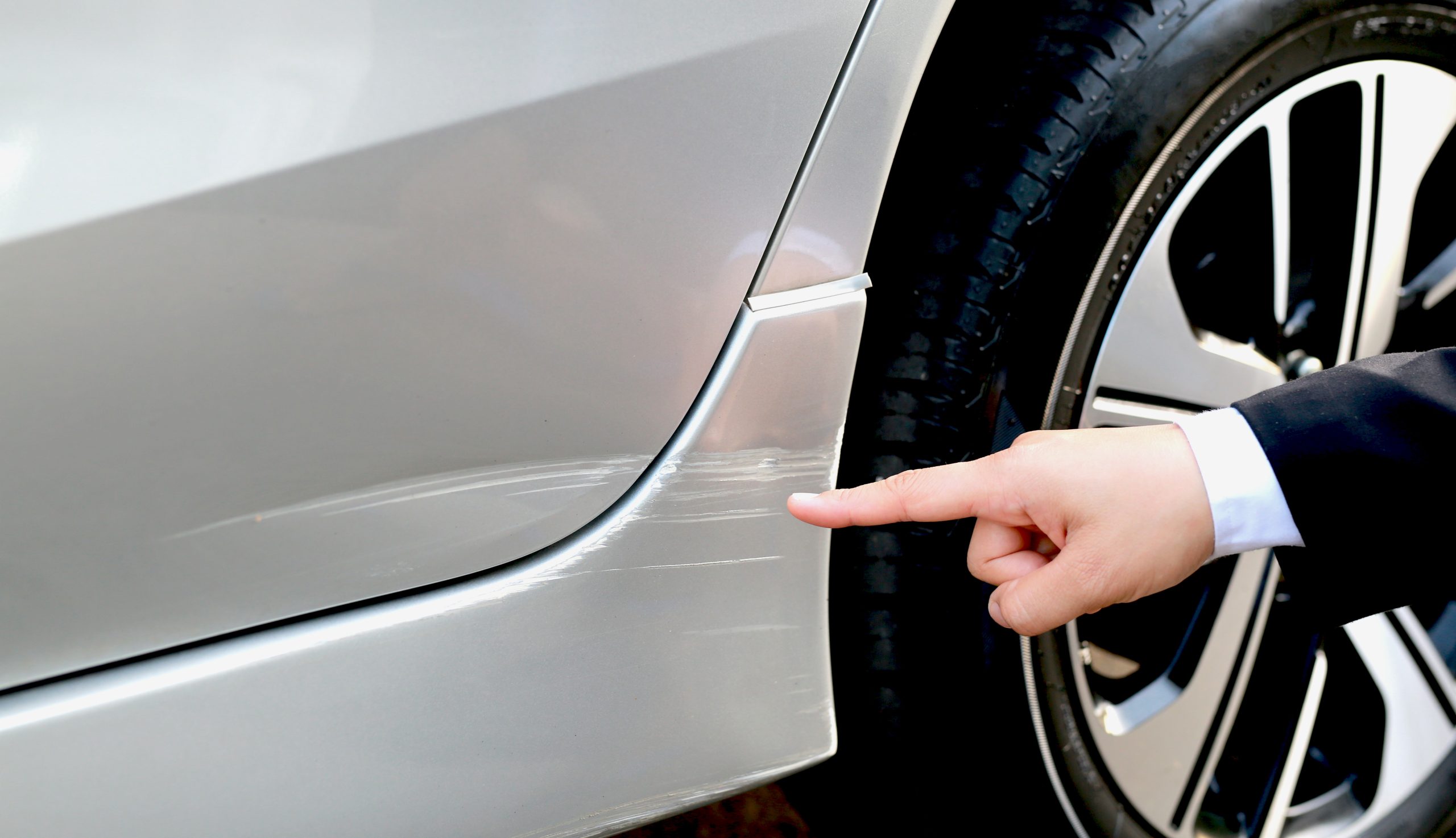 Car,Scratch,At,Front,Bumper,From,Road,Accident.